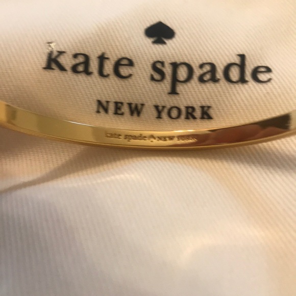 Gold and Diamond Bow Bracelet - Picture 2 of 2